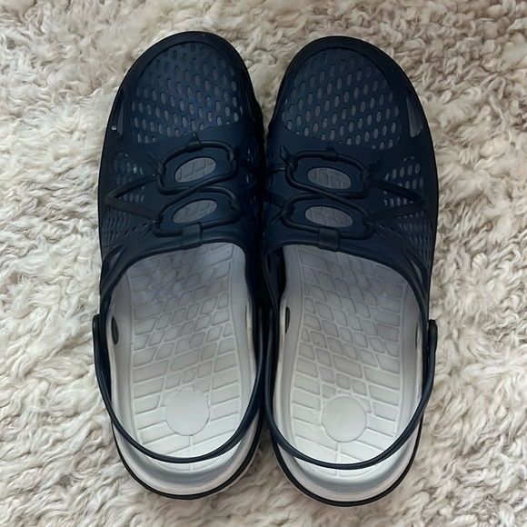 Unknown brand. US Men's Size 9.5-10 - Picture 1 of 3